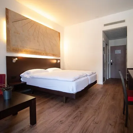 Otel La Meridiana, &