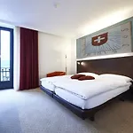 La Meridiana, & Hotel